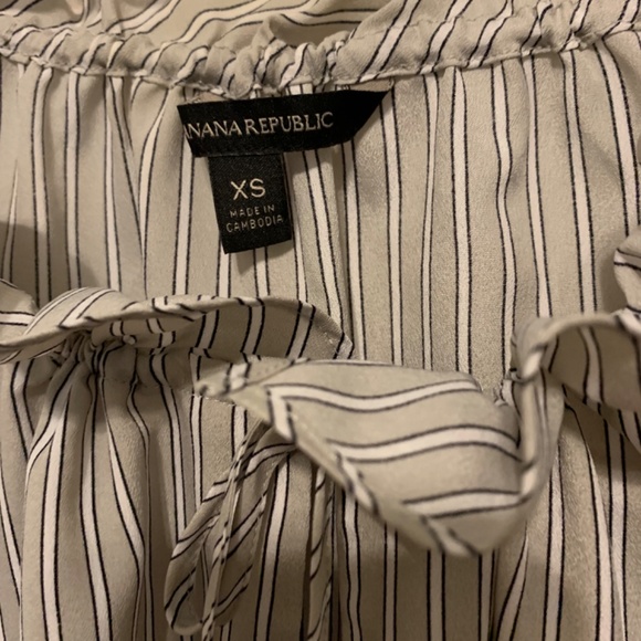 Business / casual long sleeve light weight blouse - Picture 2 of 2